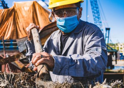 Zé pescador removendo coral sol